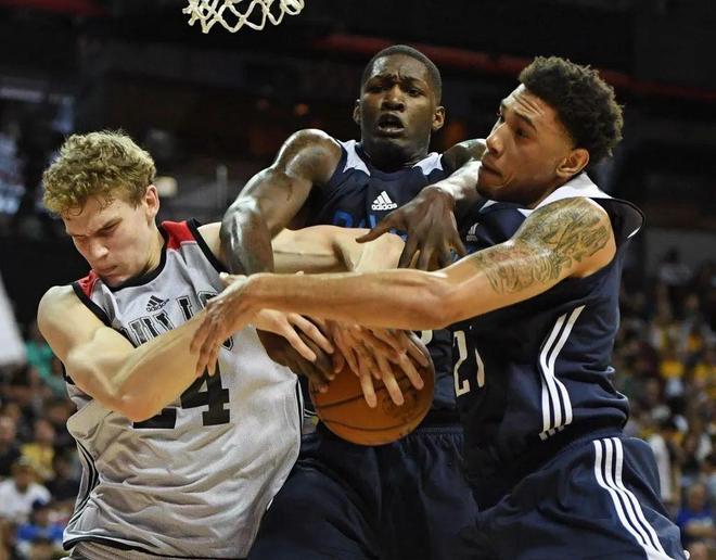 小牛遭遇雄鹿逆转,惨遭三连败的简单介绍 小牛遭遇雄鹿逆转,惨遭三连败的简单介绍