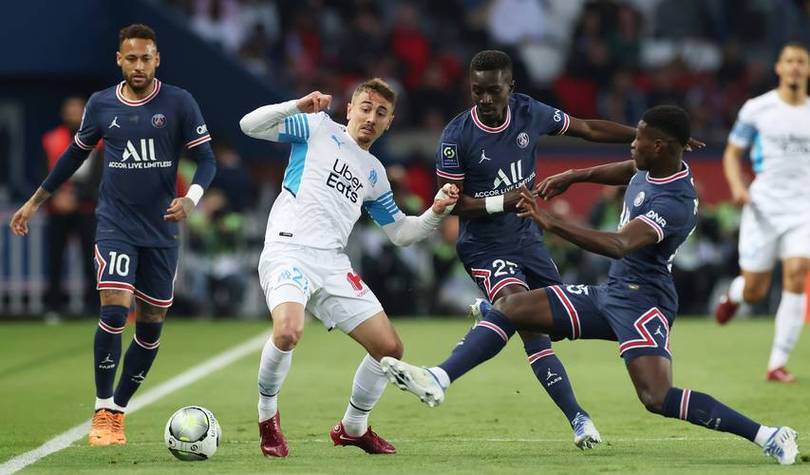 里尔在主场战平对手，法甲争夺榜首激烈