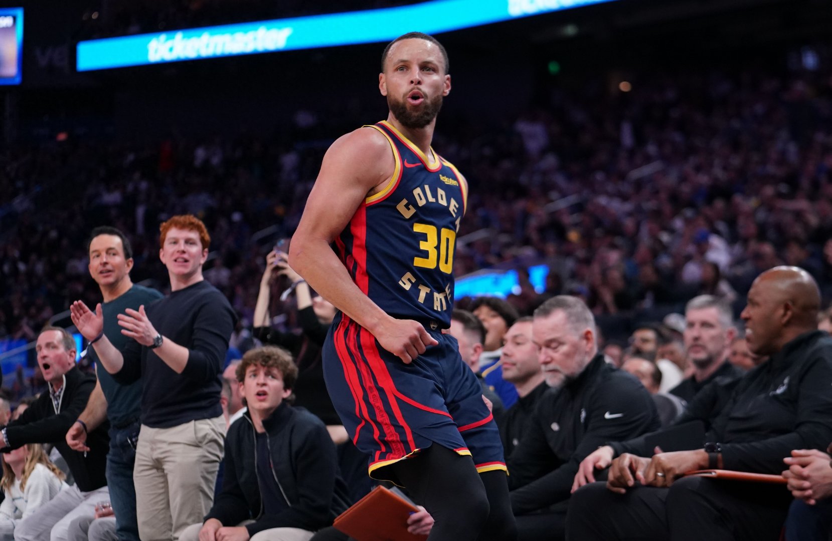 开拓者队客场击败灰熊队,取得重要胜利 开拓者队客场击败灰熊队,取得重要胜利