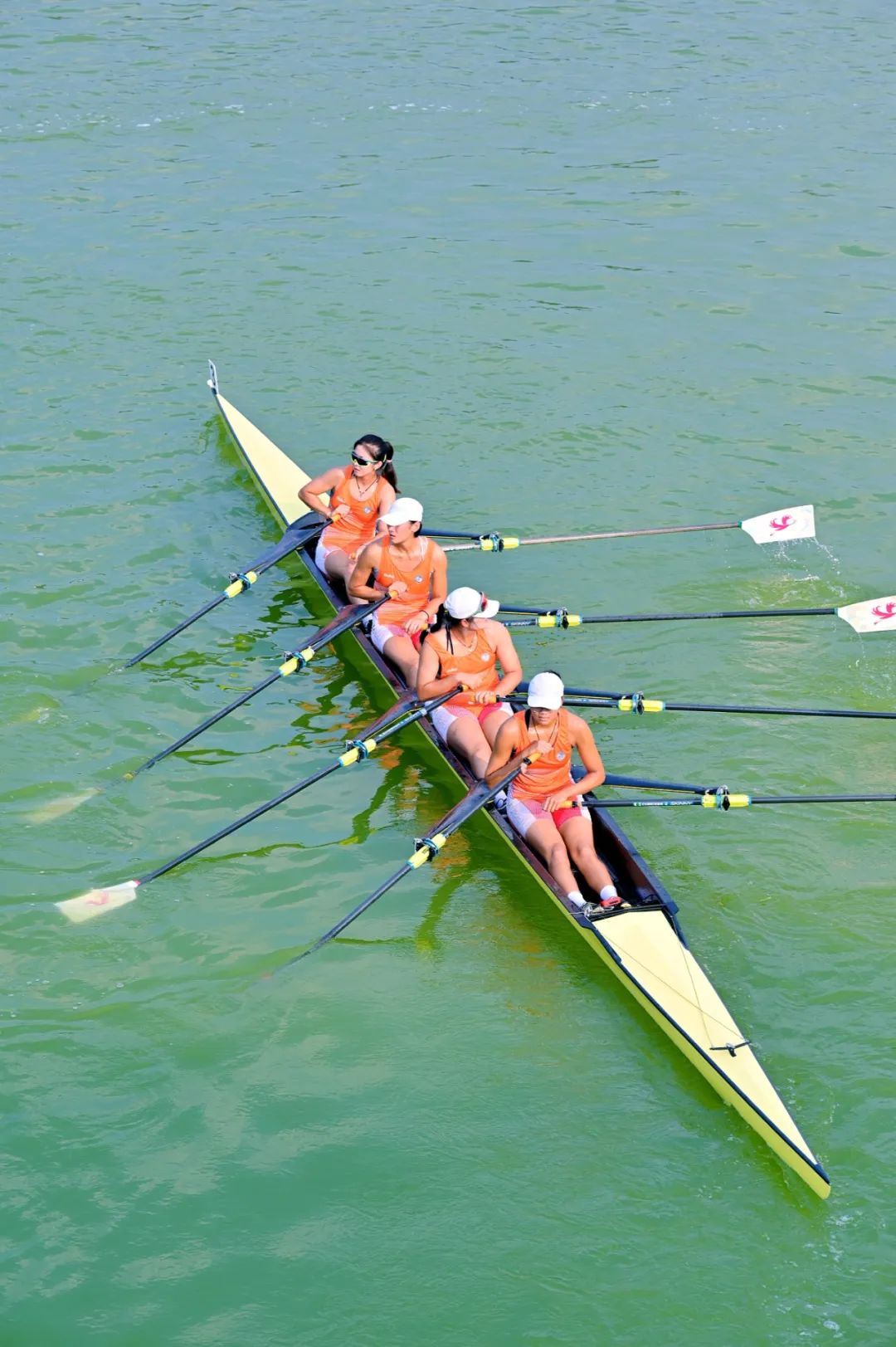 关于赛艇女子八人艇决赛激烈开战，荷兰选手体能卓越夺冠！的信息