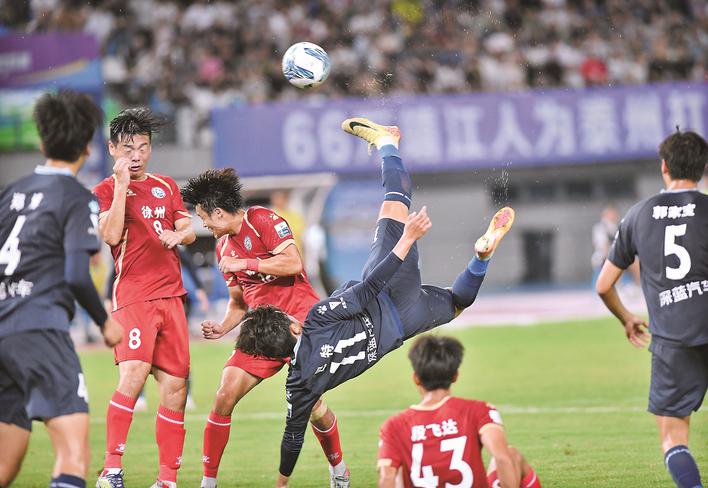 精彩绝伦的比赛场面惊艳全场观众 精彩绝伦的比赛场面惊艳全场观众