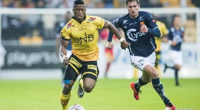 关于圣埃蒂安主场失利，保级形势严峻的信息