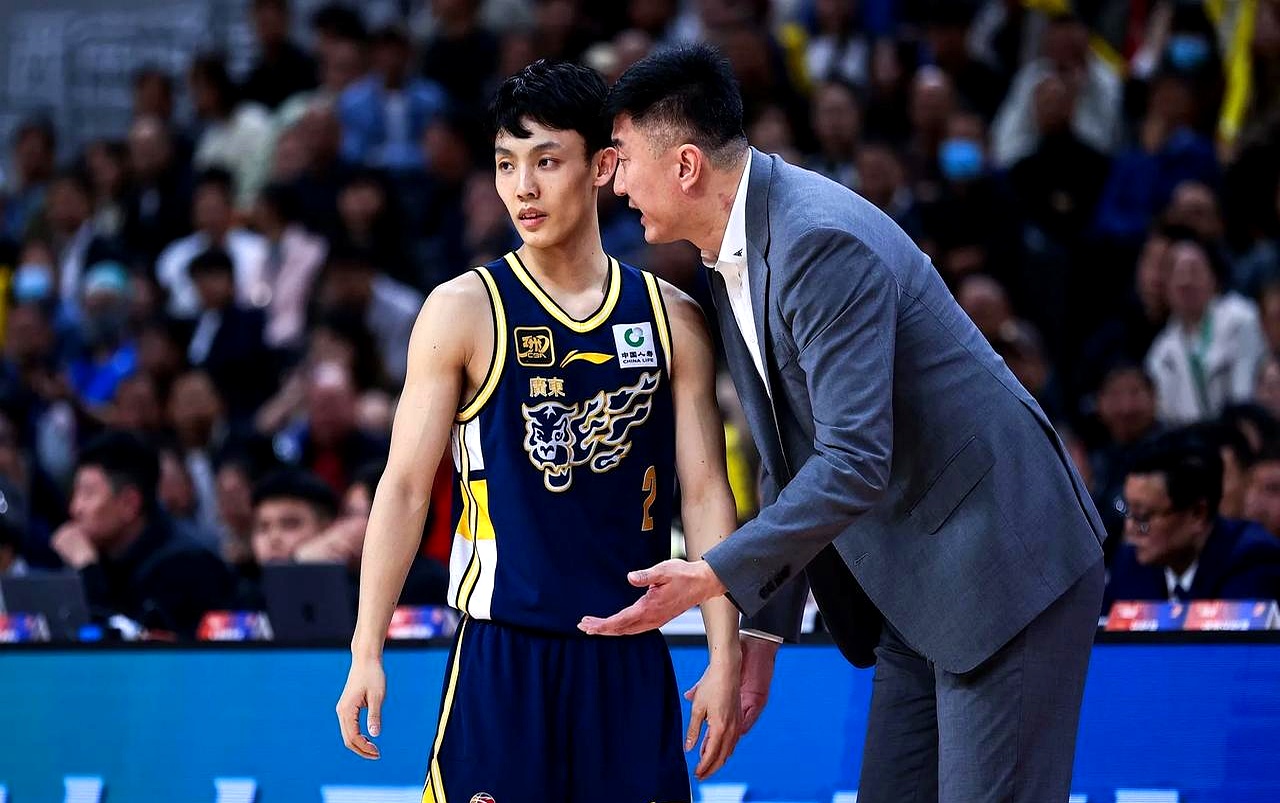 著名教练带领球队获得关键比赛胜利 著名教练带领球队获得关键比赛胜利