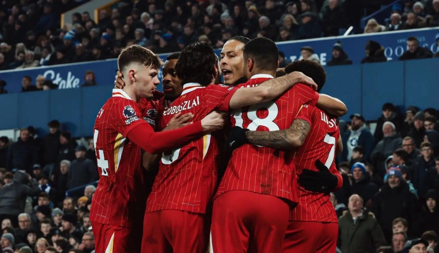 关于双方势均力敌，利物浦绝杀埃弗顿夺胜的信息