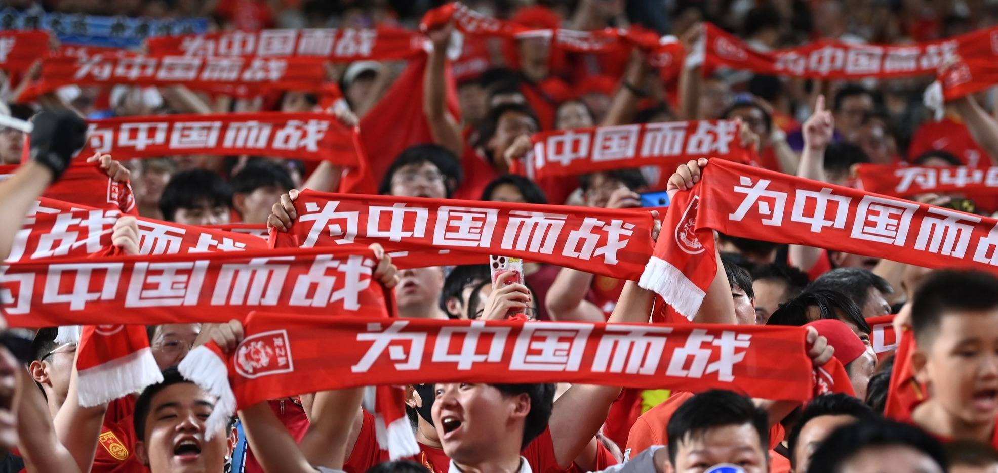 国内职业足球赛事各队斗志昂扬 国内职业足球赛事各队斗志昂扬