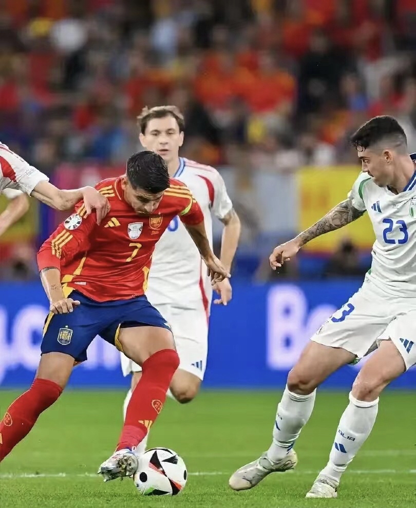 关于西班牙队大胜对手，晋级下一轮的信息