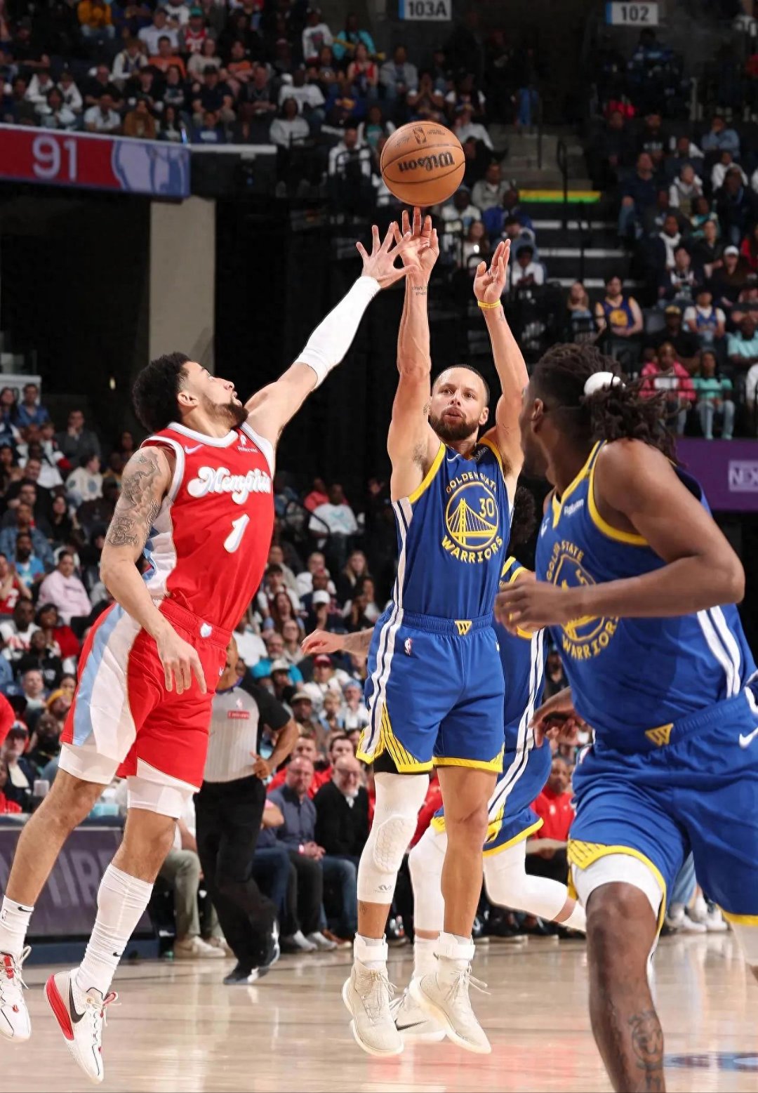 关于太阳客场力克雄鹿,布克贡献全面数据的信息 关于太阳客场力克雄鹿,布克贡献全面数据的信息