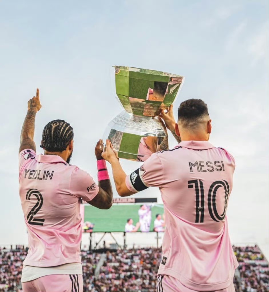 美国队夺得世界杯冠军,力压群雄 美国队夺得世界杯冠军,力压群雄